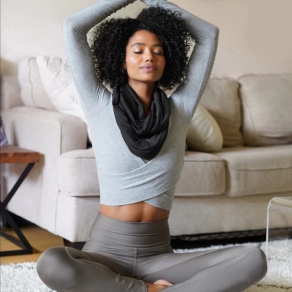 Beyond Yoga Infinity Scarf / Hidden Pocket